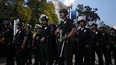 "Lenta" respuesta de la policía en disturbios entre dos bandos de activistas, dice gobernador de California