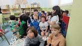 Una biblioteca "corazón" para el colegio de La Fresneda en el Día del Libro