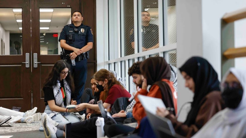 Pro-Palestine students occupy UT Dallas’ building demanding action amid Gaza conflict