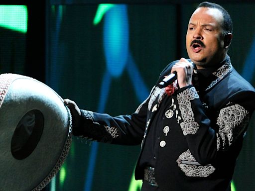 Entrevista con Pepe Aguilar: Reflexiones sobre redes sociales, familia y el legado del mariachi