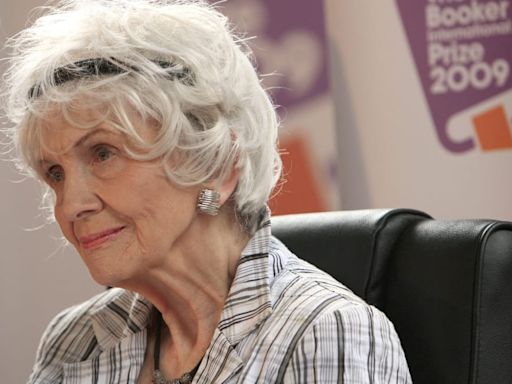 Alice Munro’s Alma Mater Pauses Position Named After Her