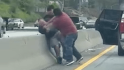 Apparent road rage brawl on busy Los Angeles freeway caught on video