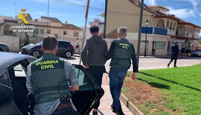 ‘Hijo en apuros’, la técnica empleada para estafar a 240 personas en Alicante: la Guardia Civil detiene a un centenar de sospechosos