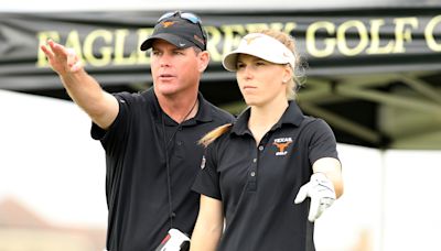 Texas' Ryan Murphy wins Big 12 women's coach of the year honors, then steps down from post