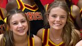 Policía arrestado tras las muertes de dos cheerleaders adolescentes