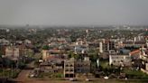 Burkina Faso: les «gilets rouges», un groupe de jeunes qui menacent les voix critiques du pouvoir