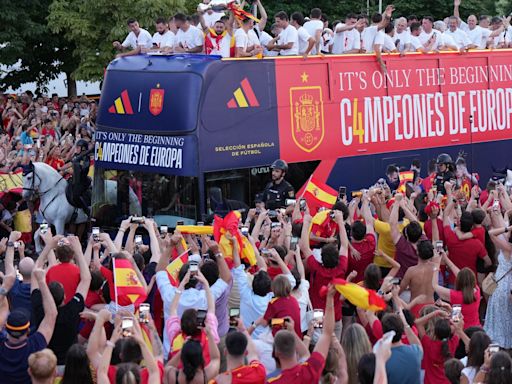 Los mejores momentos de la celebración de la Eurocopa por las calles de Madrid