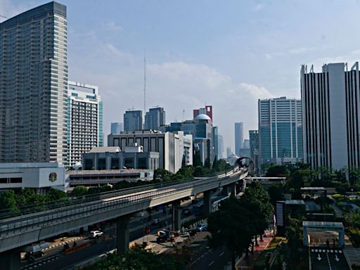 Indonesia's Q1 GDP growth beats forecasts, but outlook's uncertain