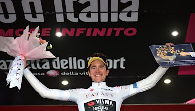 Cian Uijtdebroeks hits ground running in Giro d’Italia debut with youth classification lead