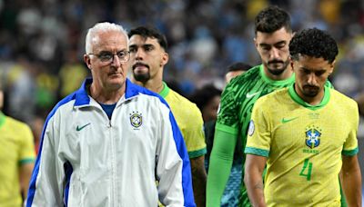 Jornal argentino ironiza eliminação do Brasil na Copa América: ‘Ronaldinho não perdeu nada’