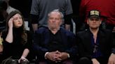 Jack Nicholson returns to courtside for Lakers' playoff game