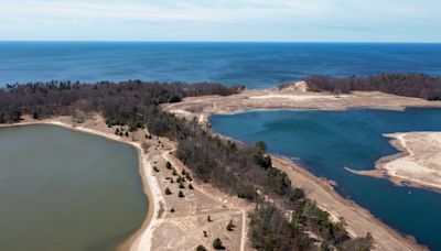 New 377-acre park weaves around two inland lakes, sits on Lake Michigan