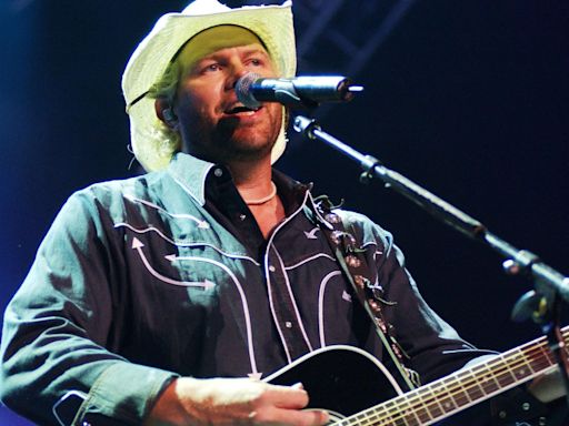 Toby Keith Debuts On A Billboard Chart He’s Never Reached Before, Months After His Death