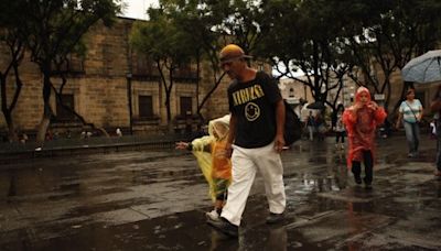 Clima HOY: Alerta de lluvia en Jalisco; cómo afectará la onda tropical No. 11 este jueves