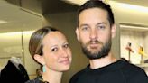 Ex-esposa de Tobey Maguire reage a fotos do ator com modelo 30 anos mais nova - Hugo Gloss