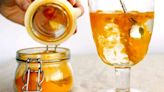 El brebaje de hércules: el té naranja colmado de vitaminas para ganar masa muscular y fuerza en una semana