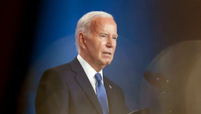 Más legisladores piden a Biden renunciar
