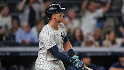 Aaron Judge's MLB-leading 52nd home run snaps career-long drought, sparks Yankees' 5-4 comeback win over Red Sox