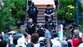 Manifestantes propalestinos son desalojados de la Universidad de George Washington: hay varios detenidos