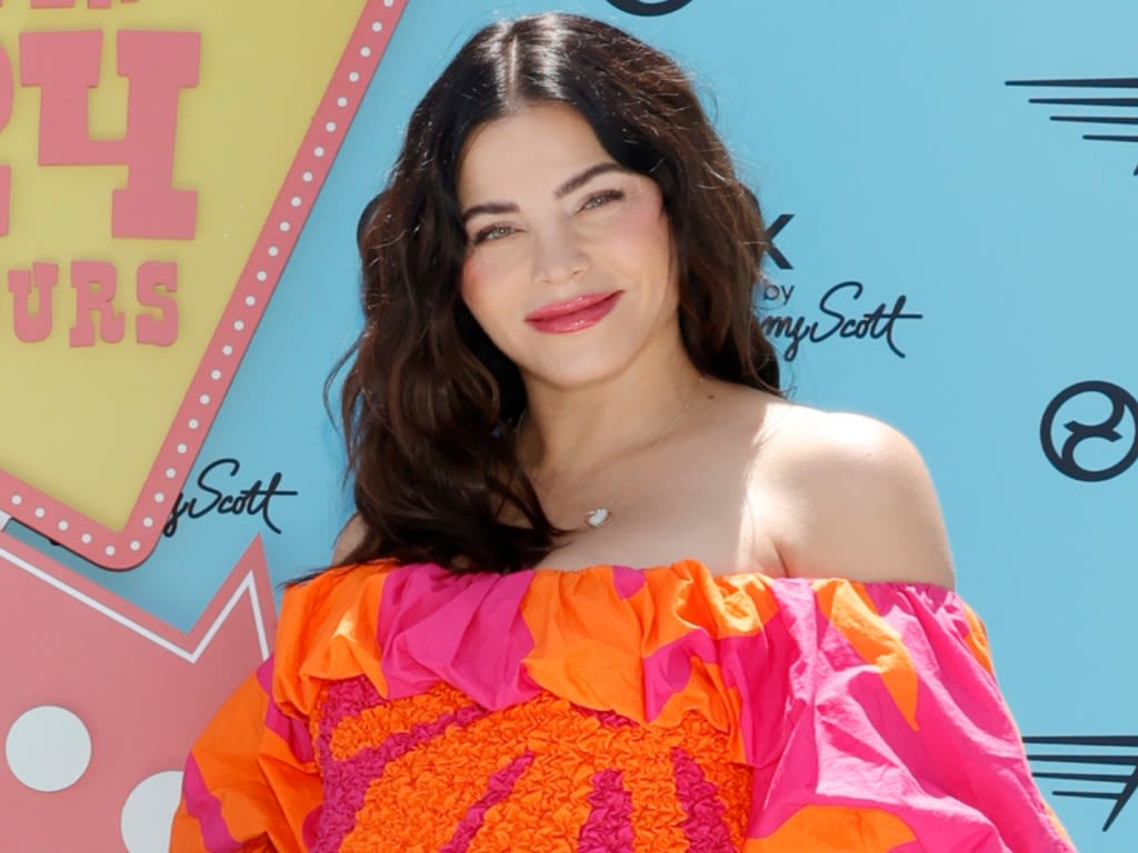 Jenna Dewan’s Intimate New Photos Are the ‘Epitome of Newborn Mom Life’ & It’ll Melt Your Heart