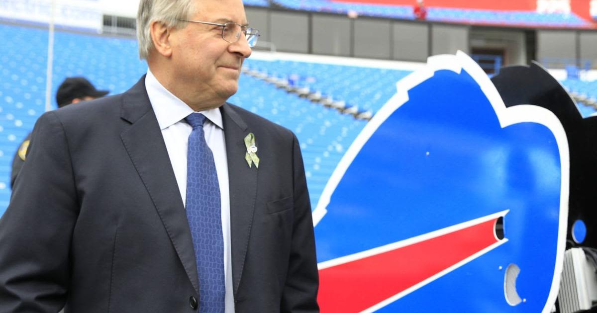 Selling minority stake of Bills presents opportunity for Terry Pegula