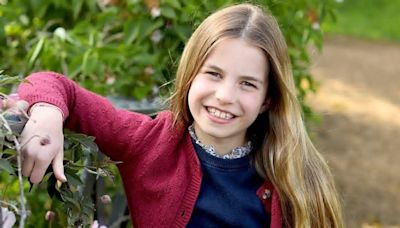 Príncipe William e Kate postam foto da filha Charlotte que completa 9 anos