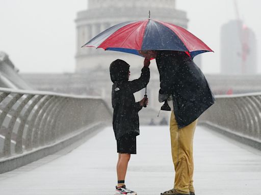 UK braced for thunderstorms, hail and 30C heat