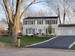 5 Cambridge Ct, Geneva IL 60134