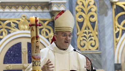 El obispo de Orihuela - Alicante defiende el derecho a someterse a 'terapias psicológicas de reversión de la homosexualidad'