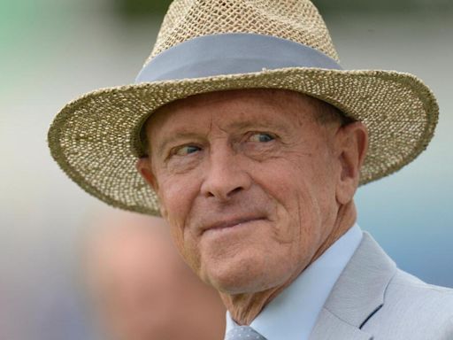 Geoffrey Boycott undergoes successful surgery to remove throat tumour