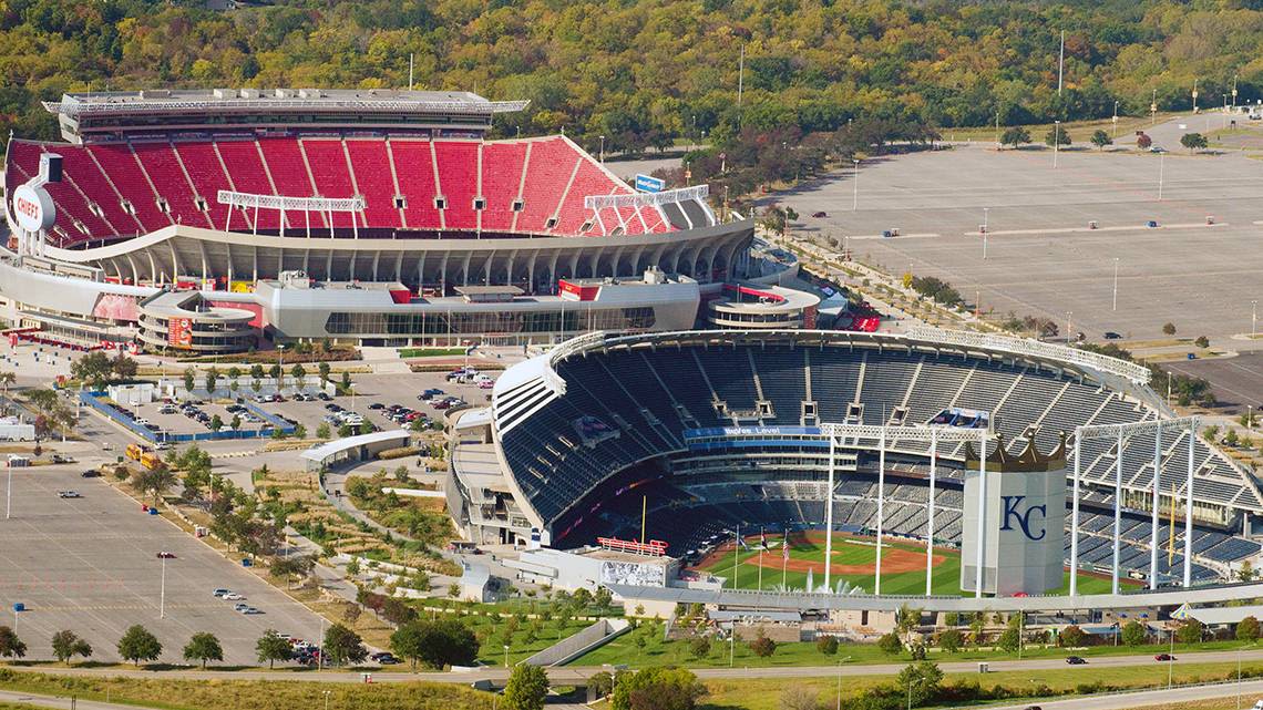 As Kansas lures the Chiefs, here’s why the path to staying at Arrowhead is complex