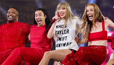 Taylor Swift Flashes Double Peace Signs During 'Midnight Rain' at Eras Tour Gelsenkirchen Night Two