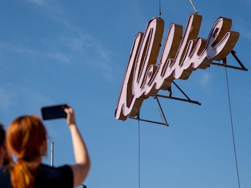 Debbie Reynolds hotel-casino neon sign starts restoration for The Neon Museum