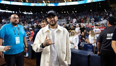 Neymar hace primer lanzamiento en el Opening Day de MLB en juego de Miami Marlins | VIDEO