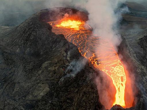 Erupción volcánica en Islandia obliga a evacuar a miles de personas - Diario Hoy En la noticia