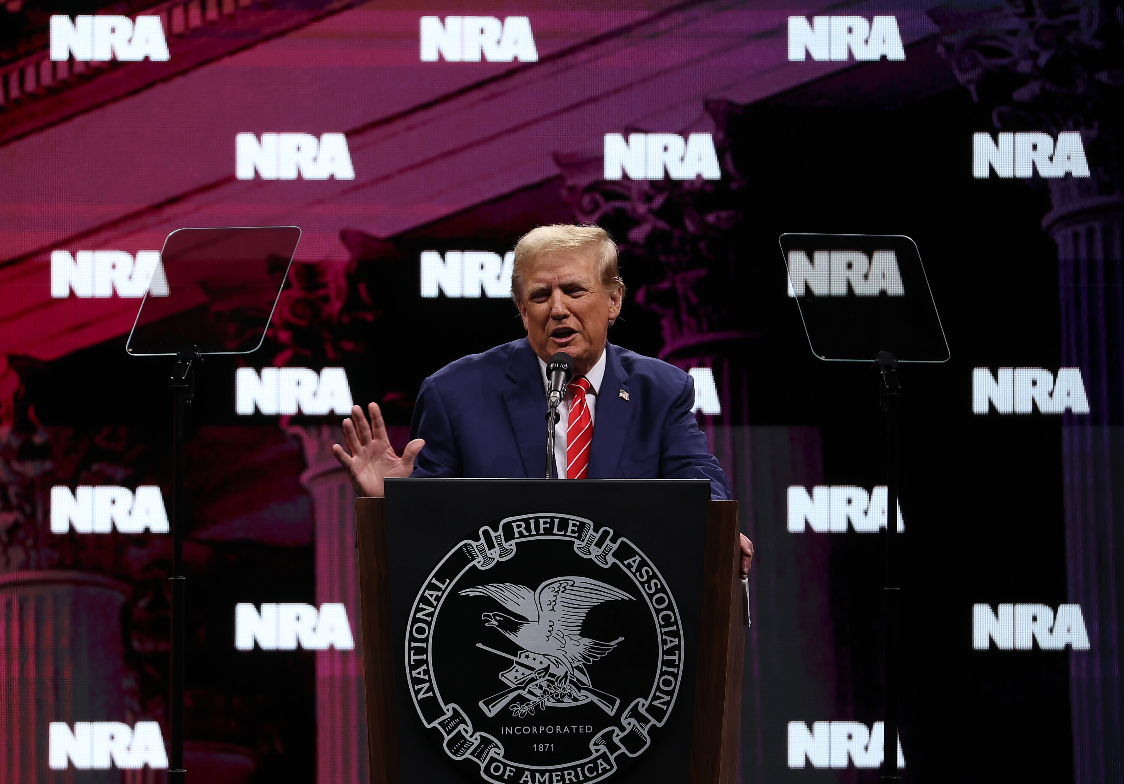 Donald Trump's "glitch" during NRA speech raises questions