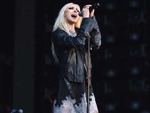 La cantante Taylor Momsen fue mordida por un murciélago mientras cantaba en el escenario
