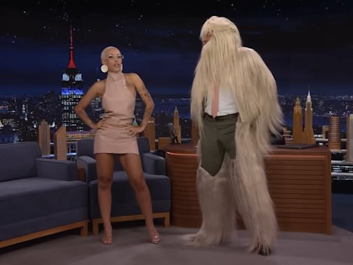 Doja Cat Dressed Jimmy Fallon in One of Her Dancers’ Coachella Hair Suits and It Looked Insane