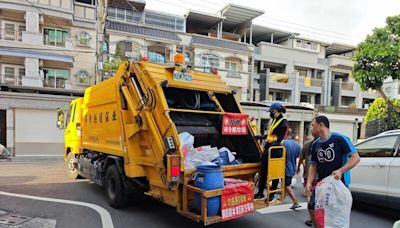 屏東落實垃圾分類 破袋檢查後傳被拒收者竟隨意丟棄