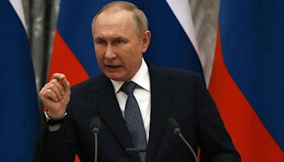Russia claims it will nuke Ukraine over any attempt to retake Crimea in horror escalation