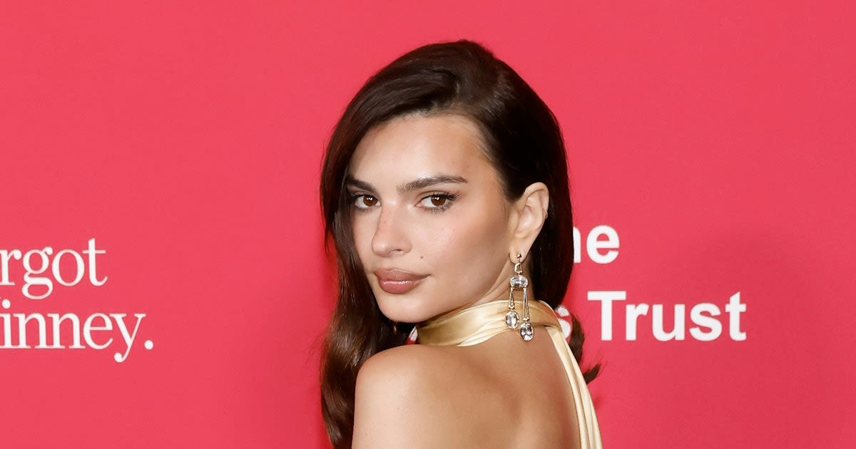 Emily Ratajkowski's Plunging Red Carpet Gown Is a Party In The Front & Back
