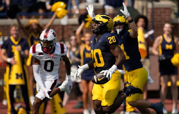 Michigan football bum-rushes Arkansas State in homecoming game to secure 2nd victory of season