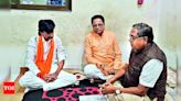 Minister Desai reaches out to quota activist Jarange; BJP MLA also contacts activist | Aurangabad News - Times of India