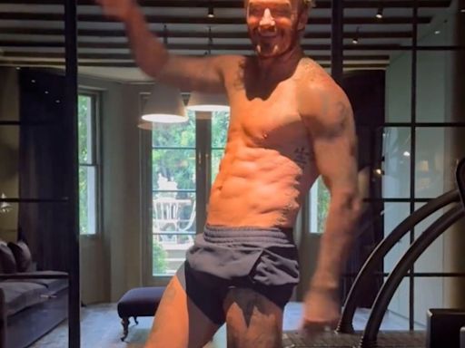David Beckham exhibe su esculpido torso para celebrar su 49 cumpleaños