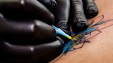 Los peligros de hacerte un tatuaje: cuáles son y cómo prevenir las complicaciones