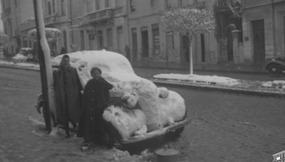 A Av. Júlio e a Praça Dante durante a neve de 1941 | Pioneiro