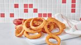 You can get free onion rings from Freddy’s, but you have to act fast. What to know