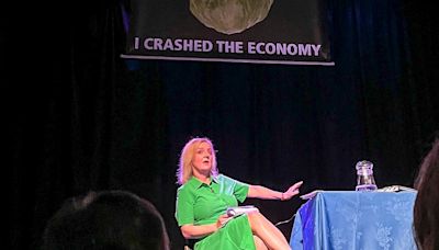 'Not Funny!' Liz Truss Storms Off Stage As Lettuce Stunt Crashes Her 'Pro-Trump' Event