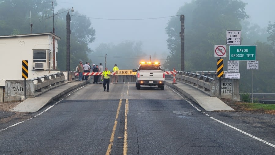 Grosse Tete Bridge opens to boat traffic, still closed to car traffic until repairs are made