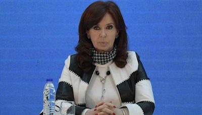 Cristina Kirchner reapareció y criticó al Gobierno: “El superávit fiscal es cada vez más trucho e insostenible”